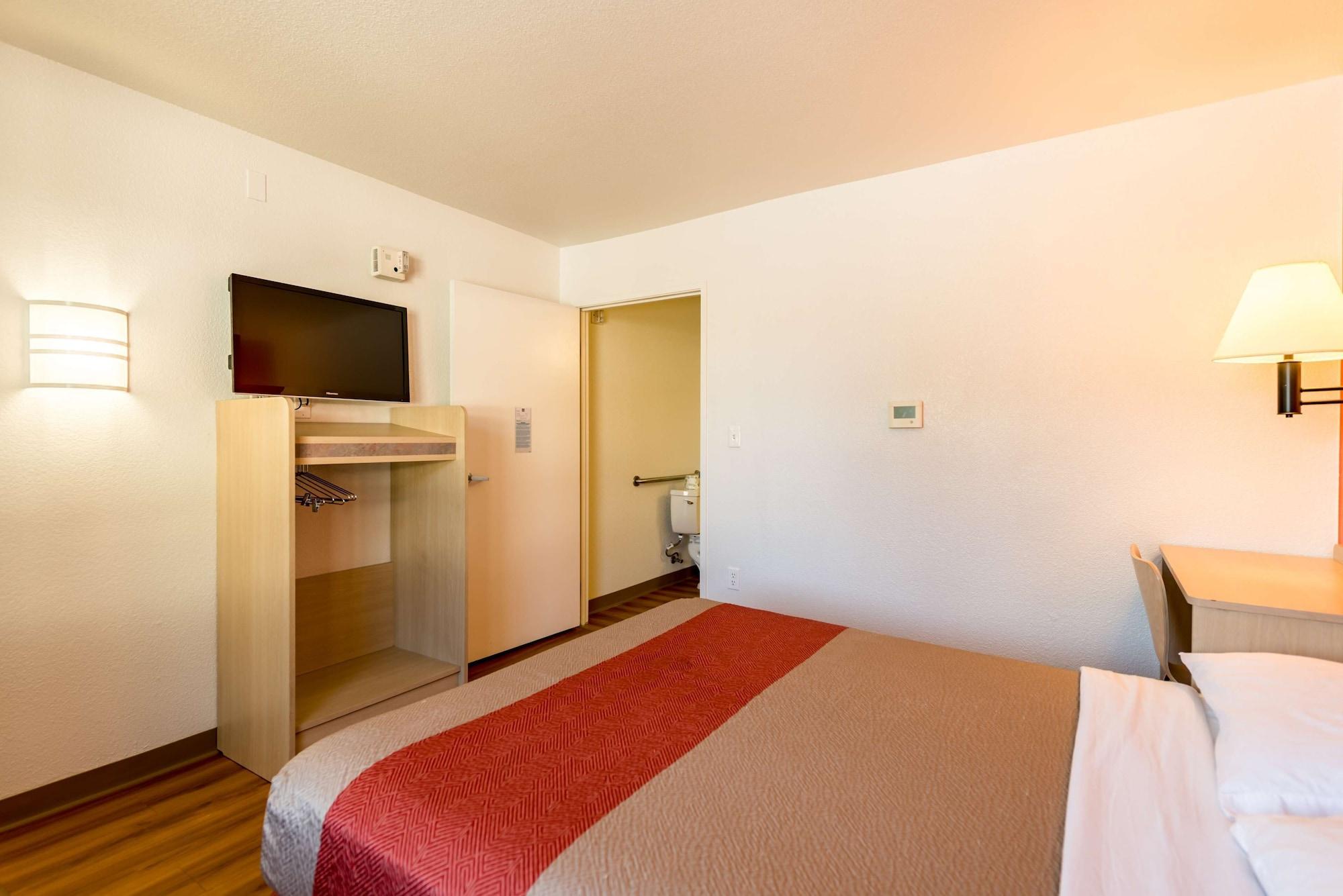 Motel 6-Reno, Nv - Virginia Plumb מראה חיצוני תמונה