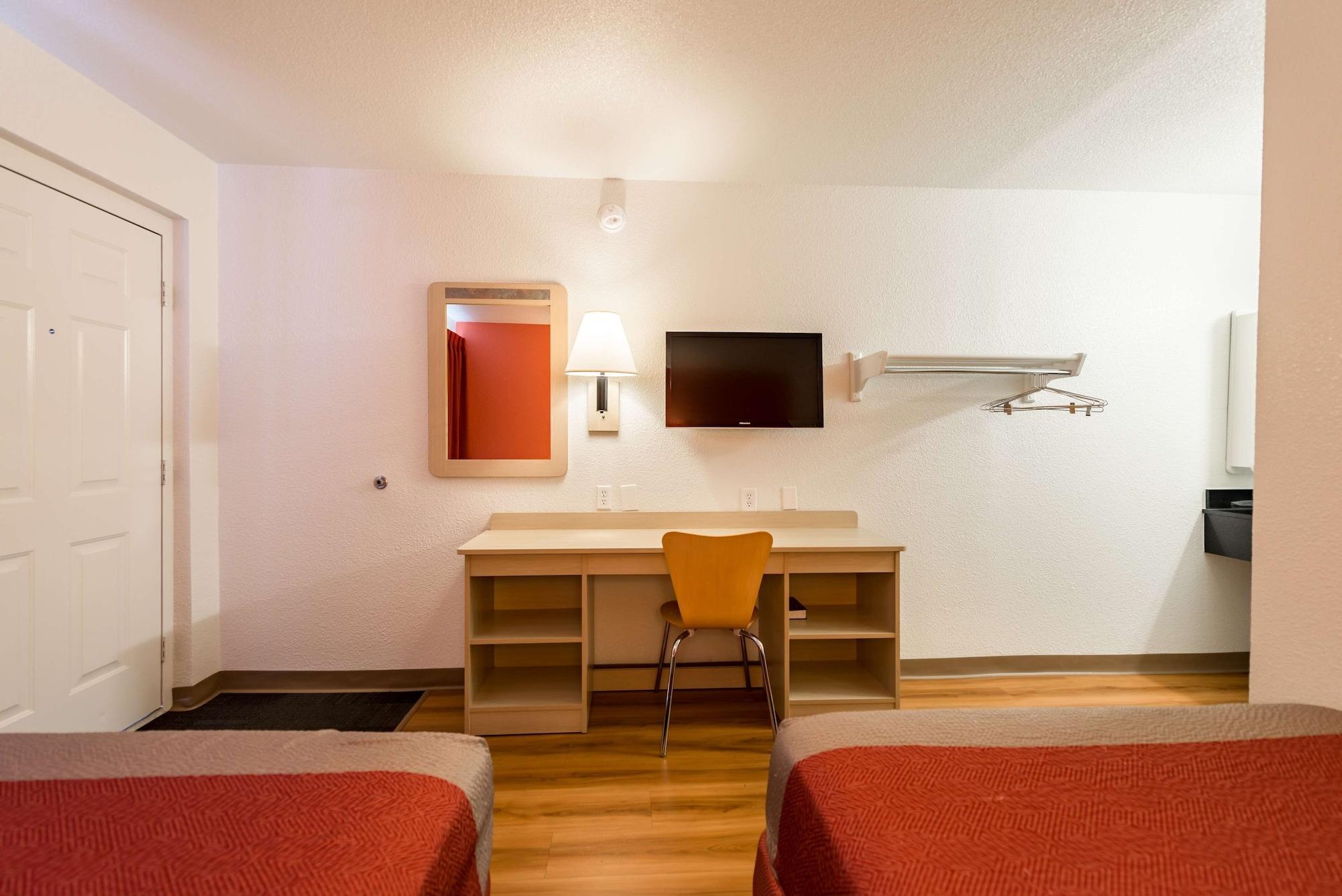 Motel 6-Reno, Nv - Virginia Plumb מראה חיצוני תמונה