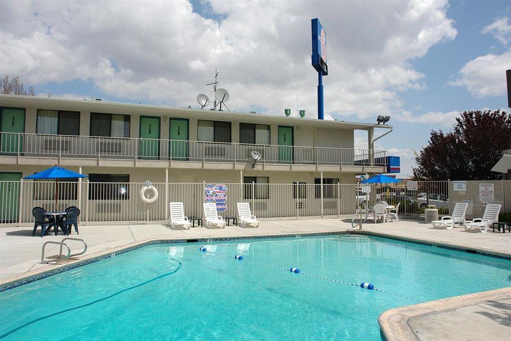 Motel 6-Reno, Nv - Virginia Plumb מראה חיצוני תמונה