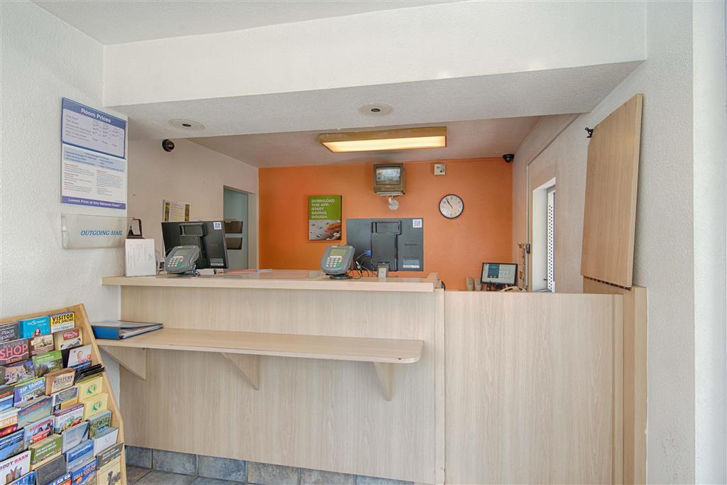 Motel 6-Reno, Nv - Virginia Plumb מראה פנימי תמונה
