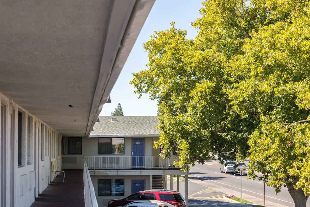 Motel 6-Reno, Nv - Virginia Plumb מראה חיצוני תמונה